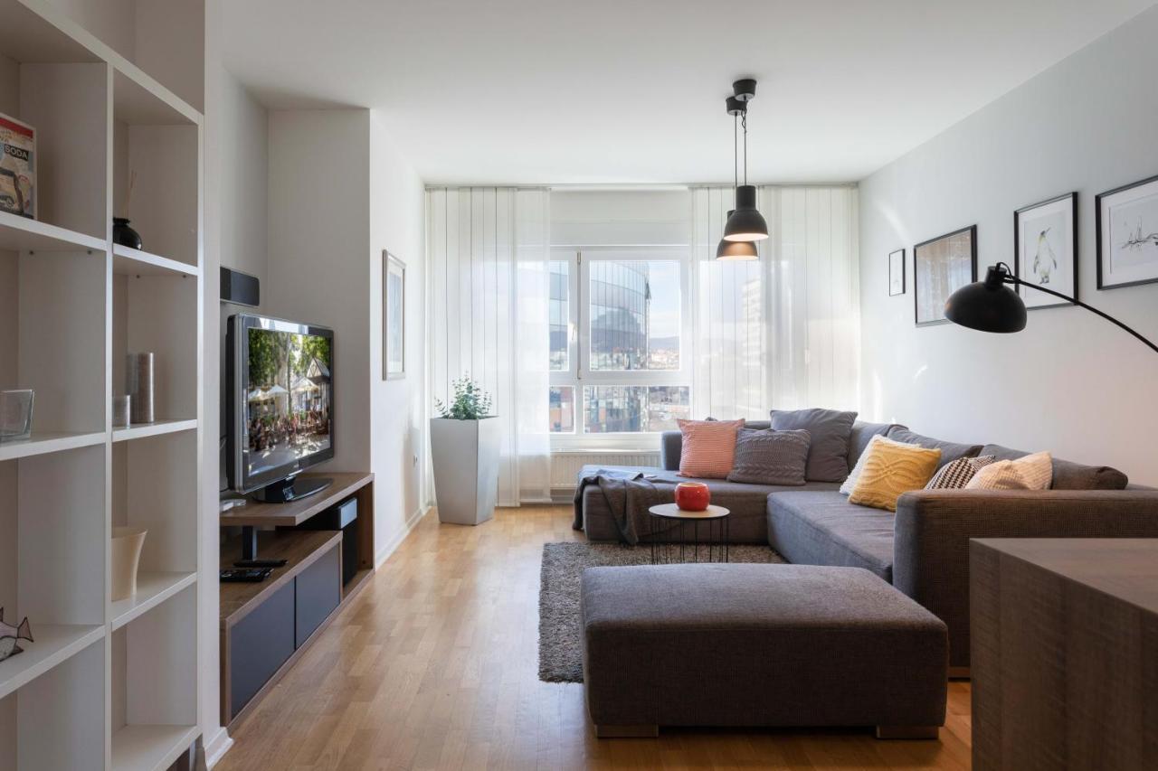 Spacious Apartment In Radnicka Business Zone - Free Parking Zagreb Buitenkant foto