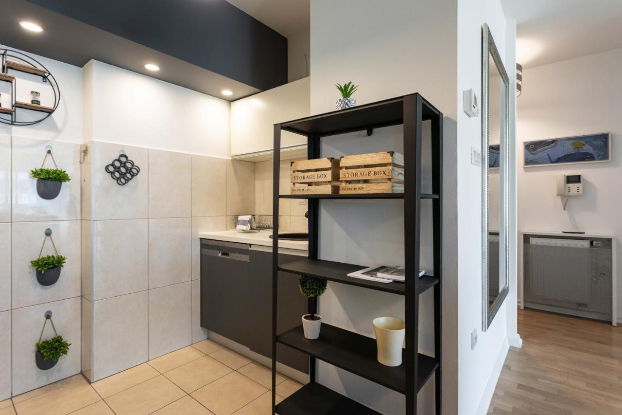 Spacious Apartment In Radnicka Business Zone - Free Parking Zagreb Buitenkant foto